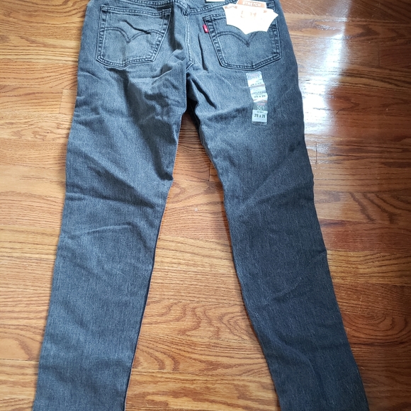 Levi 501 NWT - Picture 2 of 3